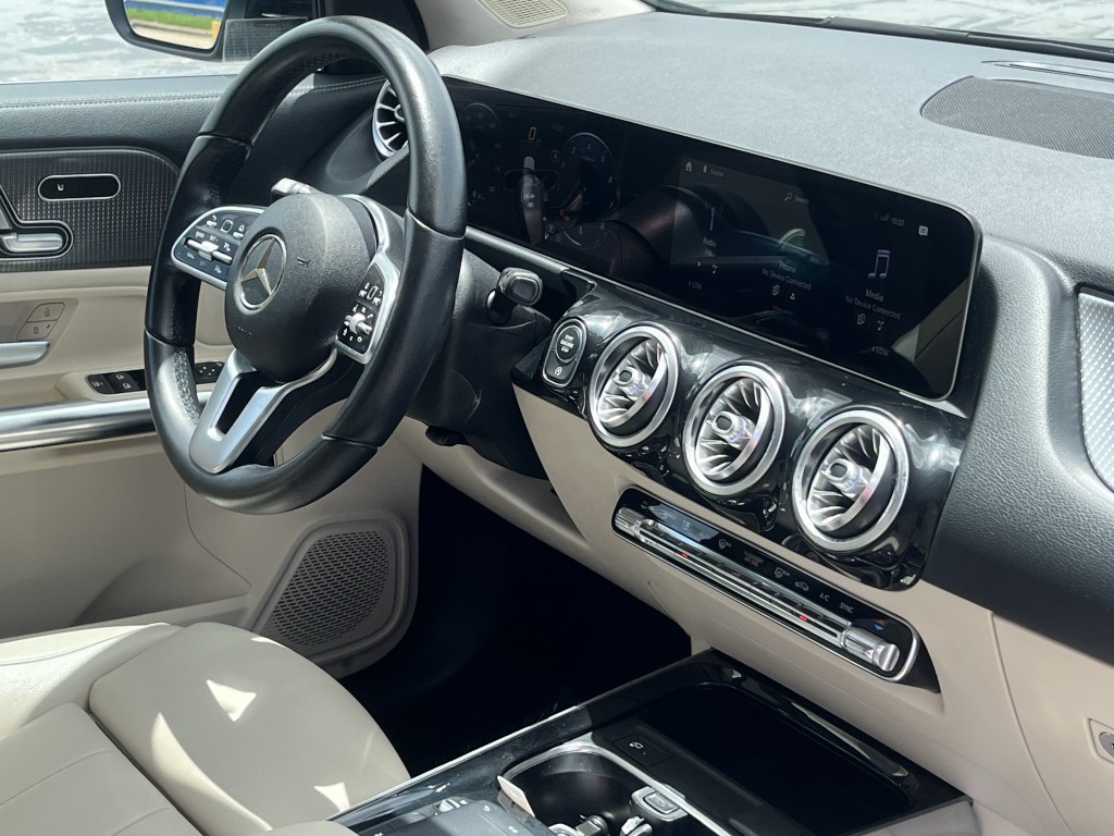 2021 Mercedes-Benz GLA-Class Image 16