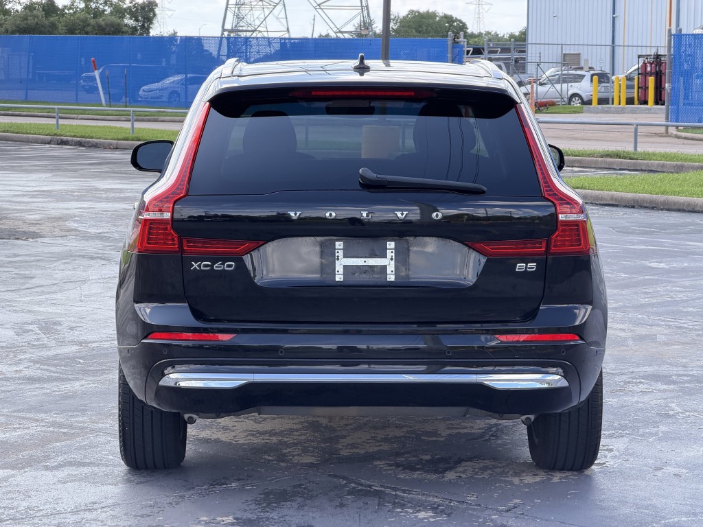 2023 Volvo XC60 Image 8