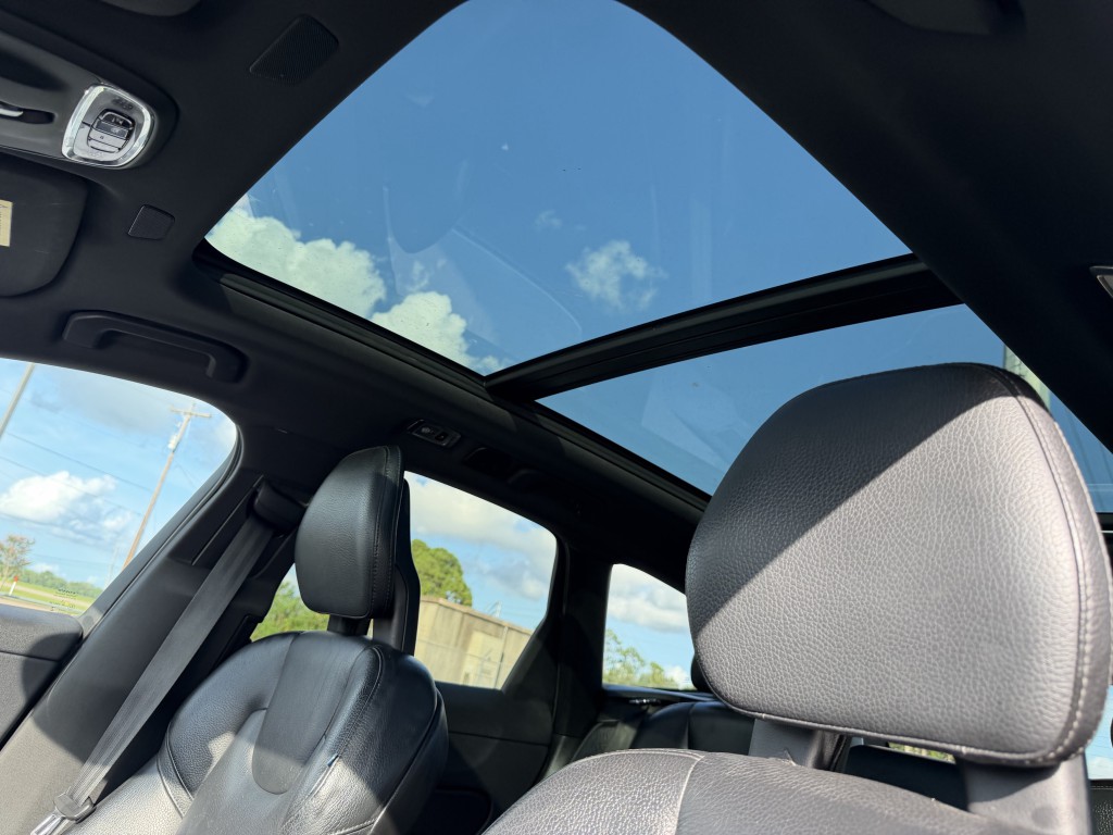 2018 Volvo XC60 Image 7