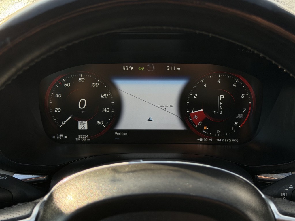 2018 Volvo XC60 Image 10