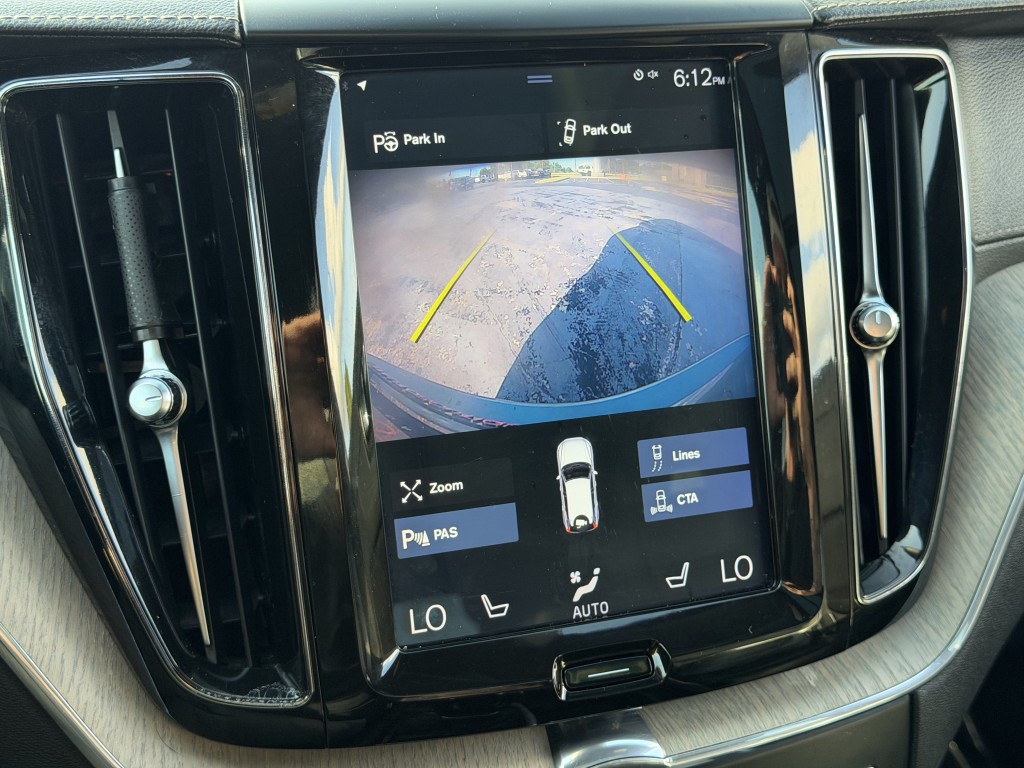 2018 Volvo XC60 Image 11