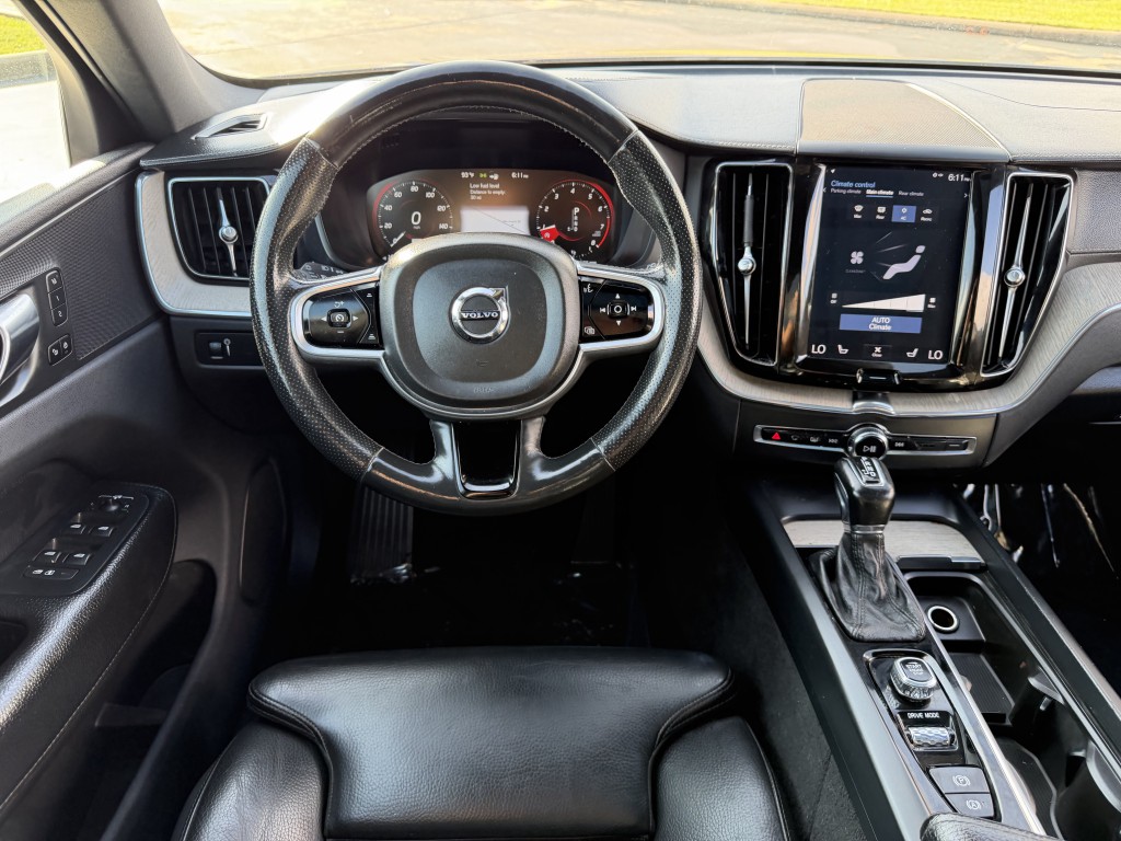 2018 Volvo XC60 Image 20