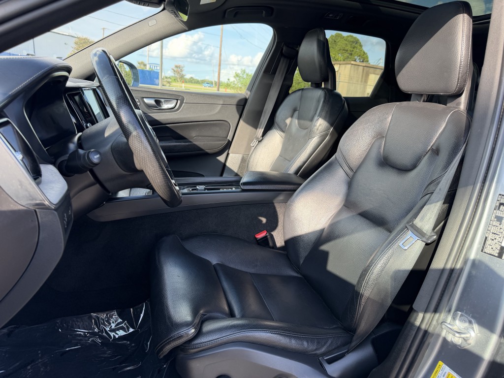 2018 Volvo XC60 Image 23