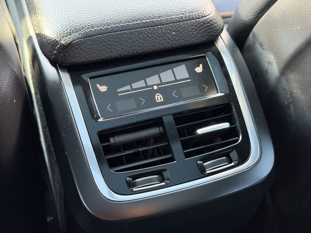 2018 Volvo XC60 Image 26