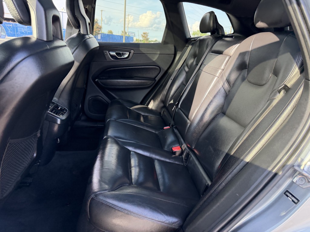 2018 Volvo XC60 Image 27