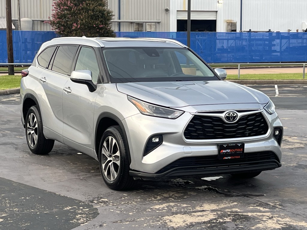 2022 Toyota Highlander Image 3