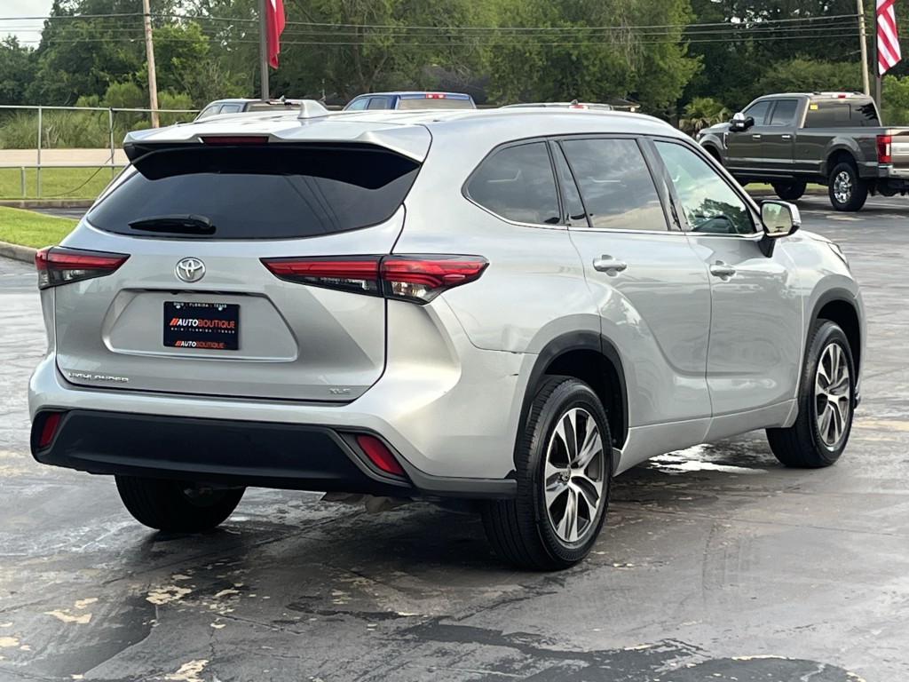 2022 Toyota Highlander Image 9