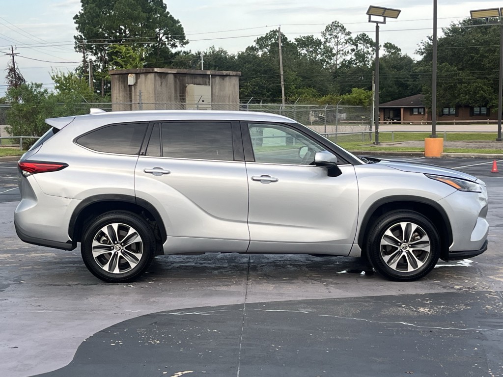 2022 Toyota Highlander Image 10