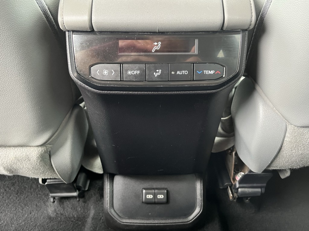 2022 Toyota Highlander Image 26