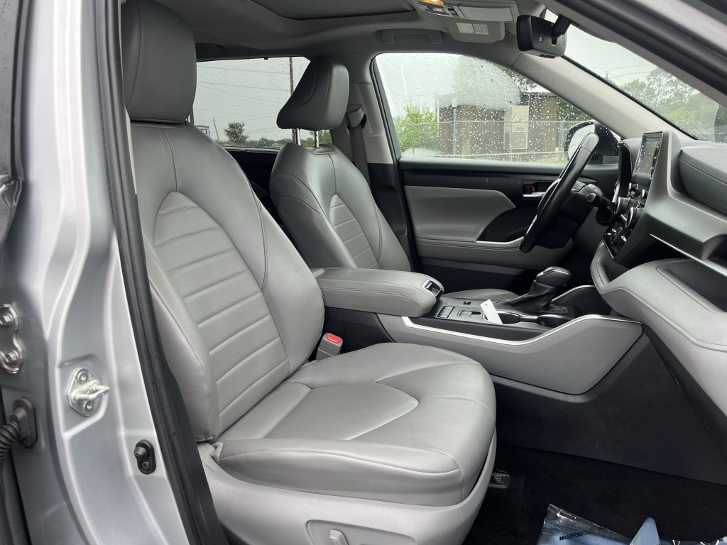2022 Toyota Highlander Image 28