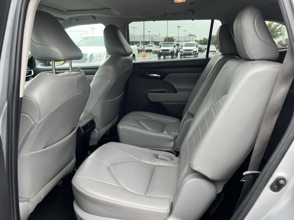 2022 Toyota Highlander Image 29