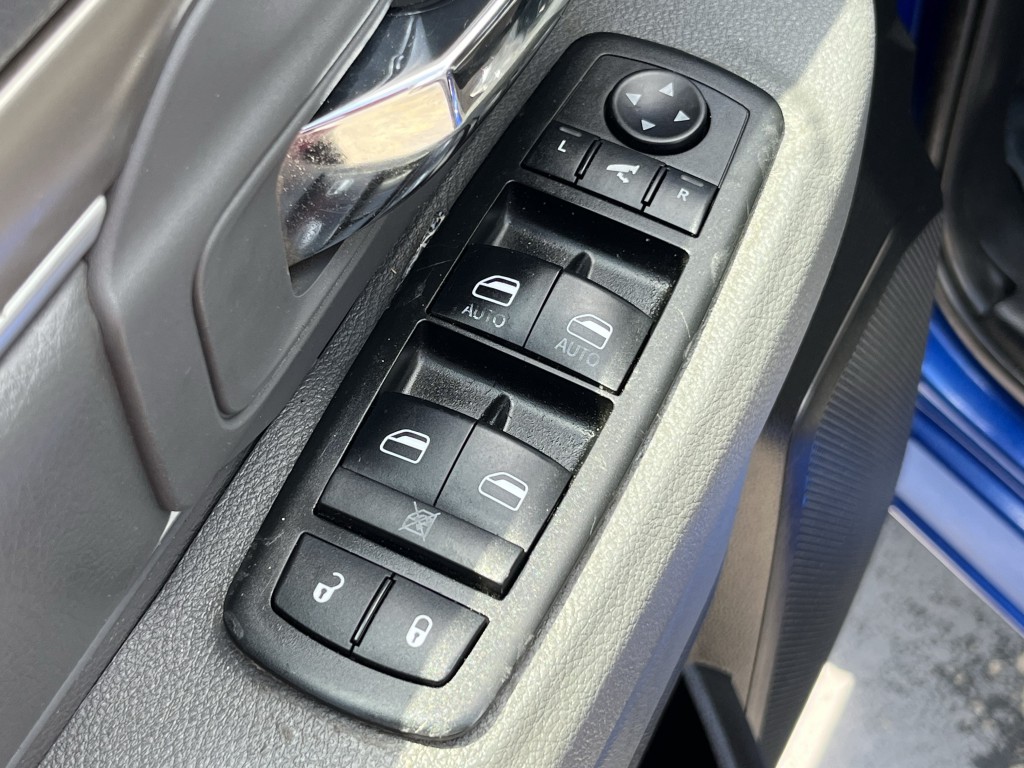 2015 RAM 1500 Image 24
