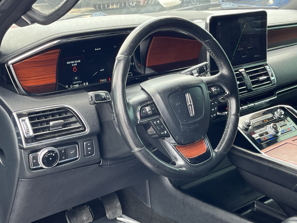 2020 Lincoln Navigator Image 16