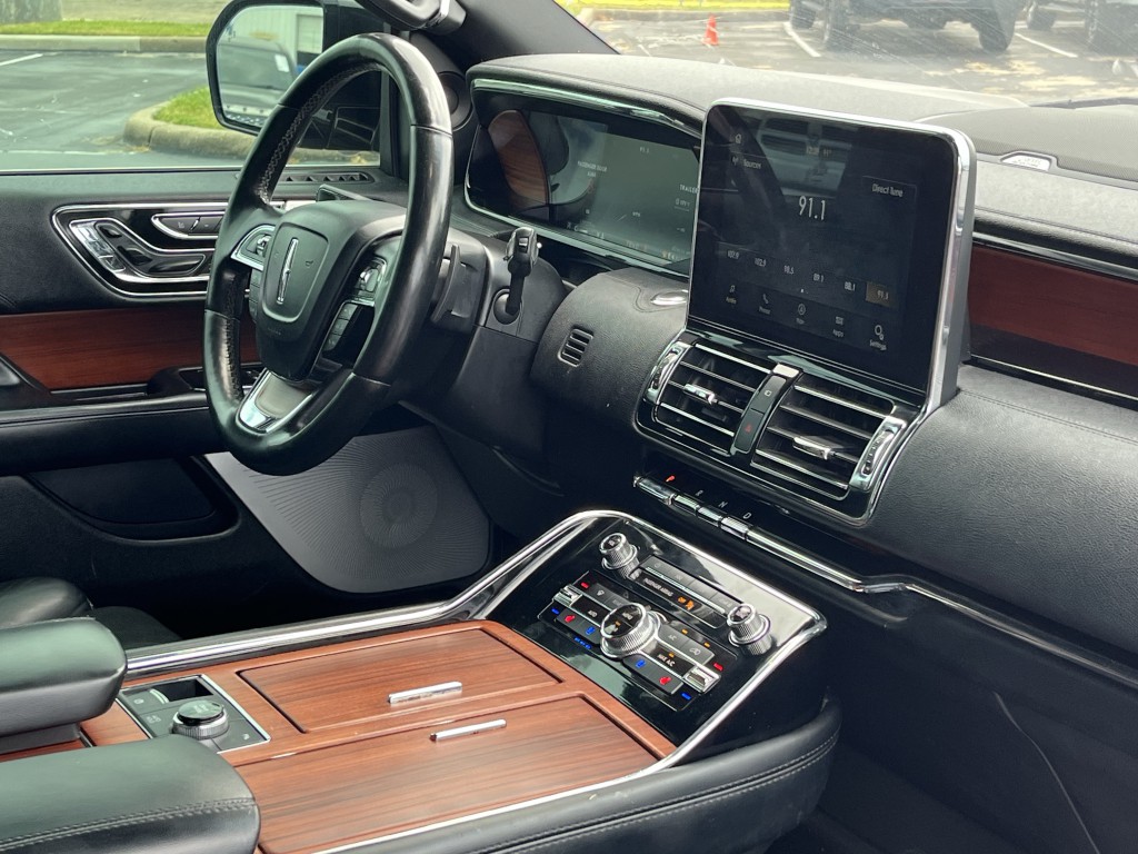 2020 Lincoln Navigator Image 17