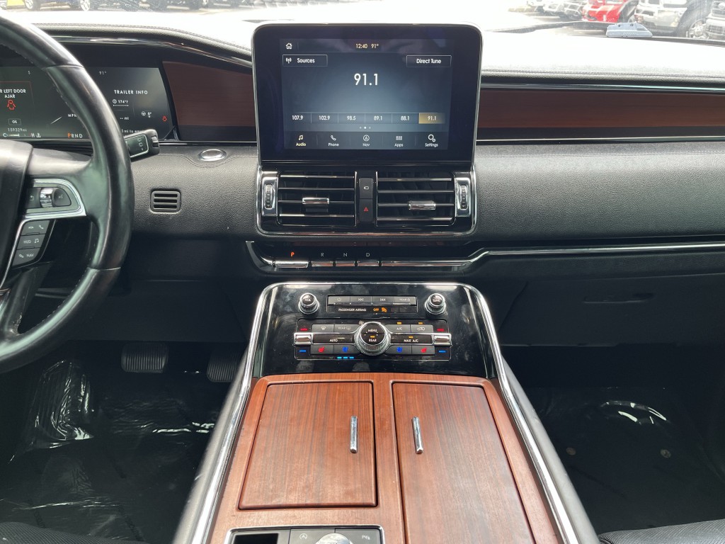 2020 Lincoln Navigator Image 25