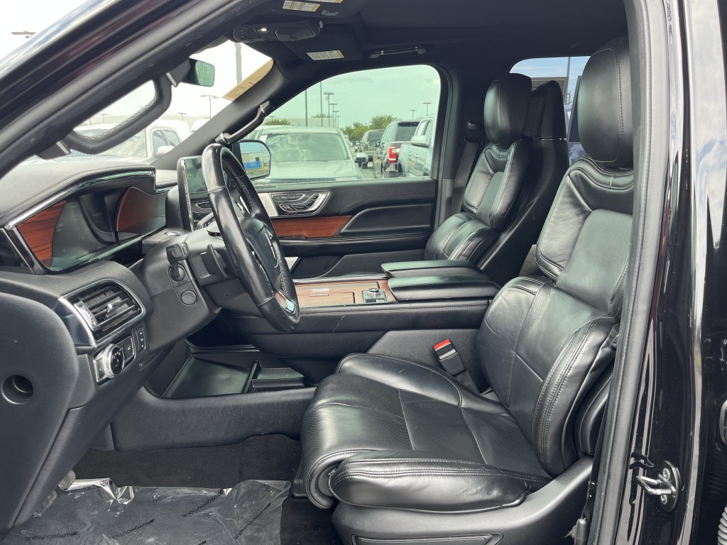 2020 Lincoln Navigator Image 30