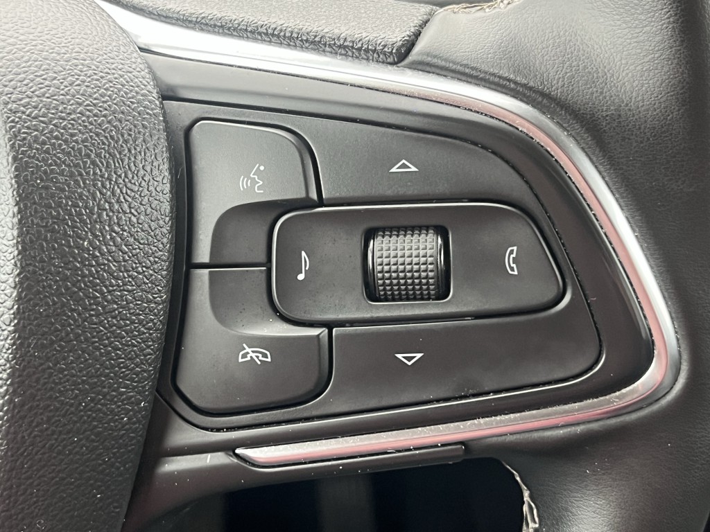 2025 Buick Enclave Image 19