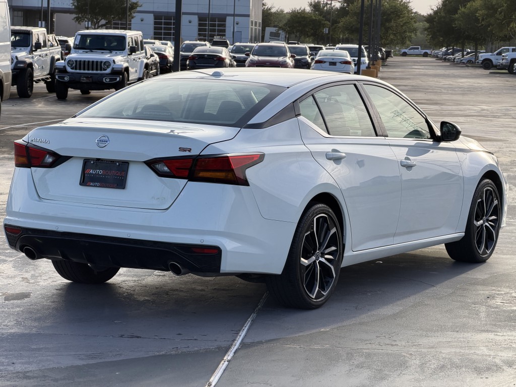 2025 Nissan Altima Image 10