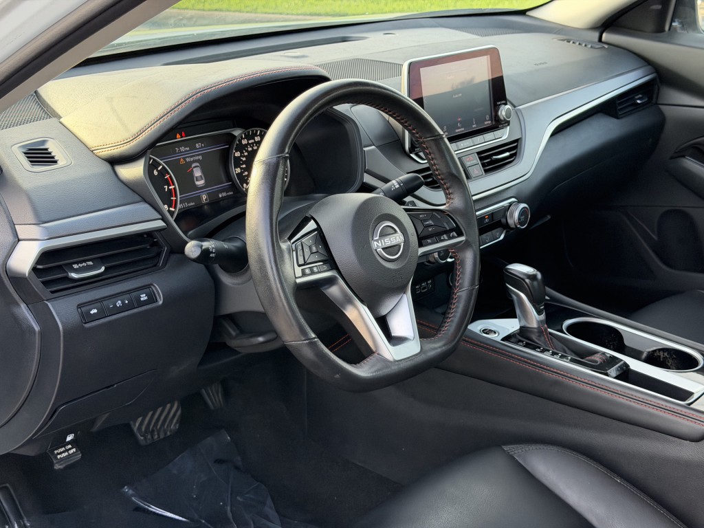 2025 Nissan Altima Image 12