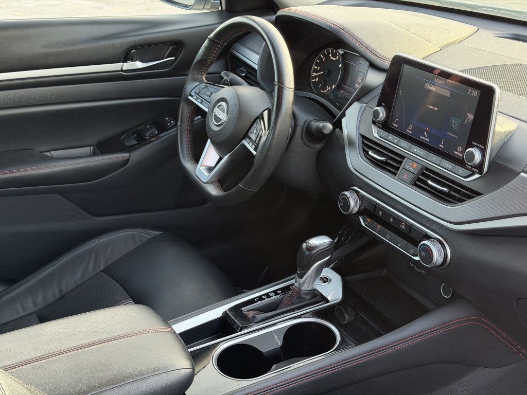 2025 Nissan Altima Image 13