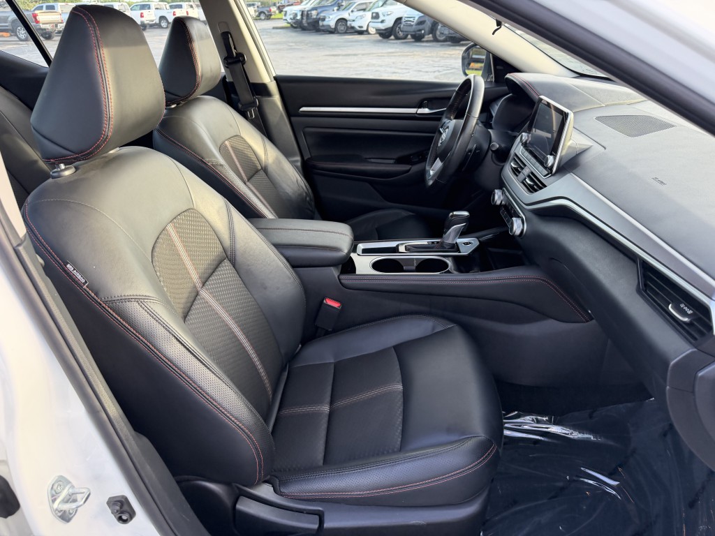 2025 Nissan Altima Image 25