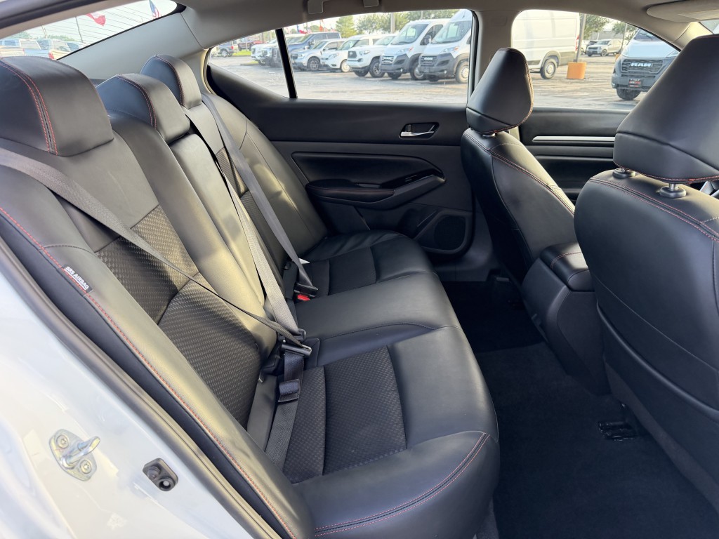2025 Nissan Altima Image 26