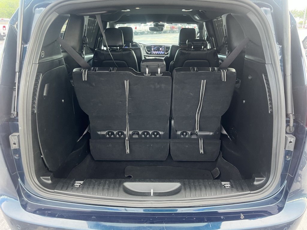 2025 Chrysler Pacifica Image 12
