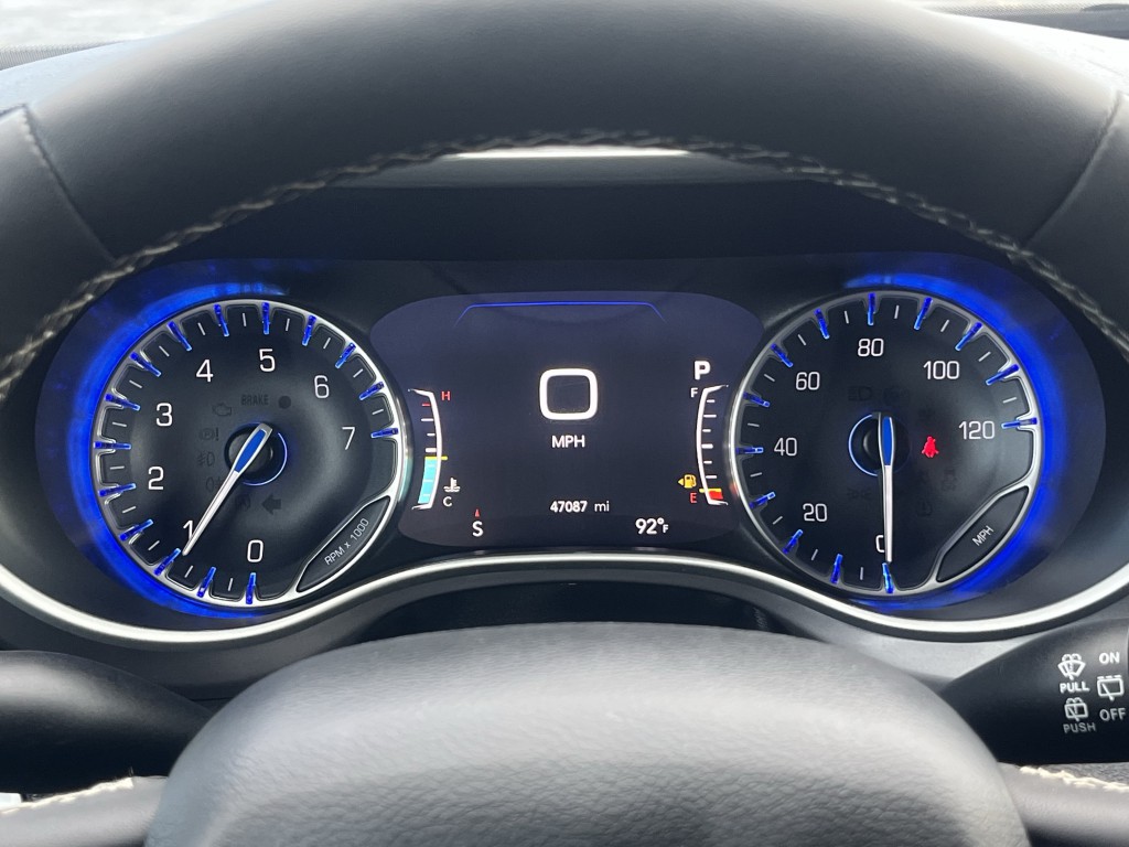 2025 Chrysler Pacifica Image 20