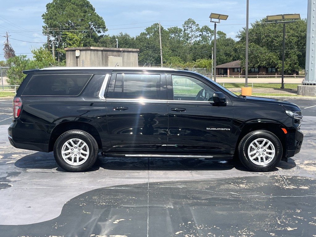 2023 Chevrolet Suburban Image 10