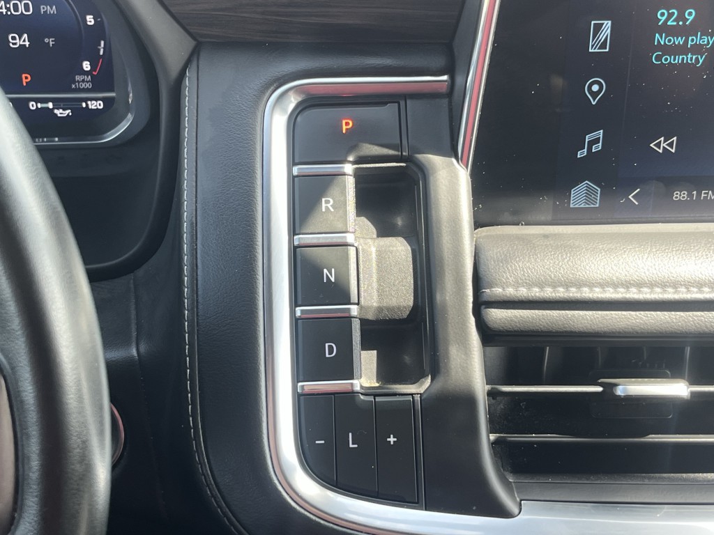 2023 Chevrolet Suburban Image 22