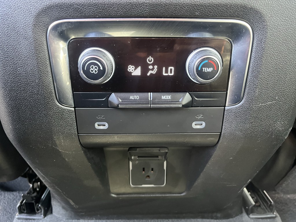 2023 Chevrolet Suburban Image 29