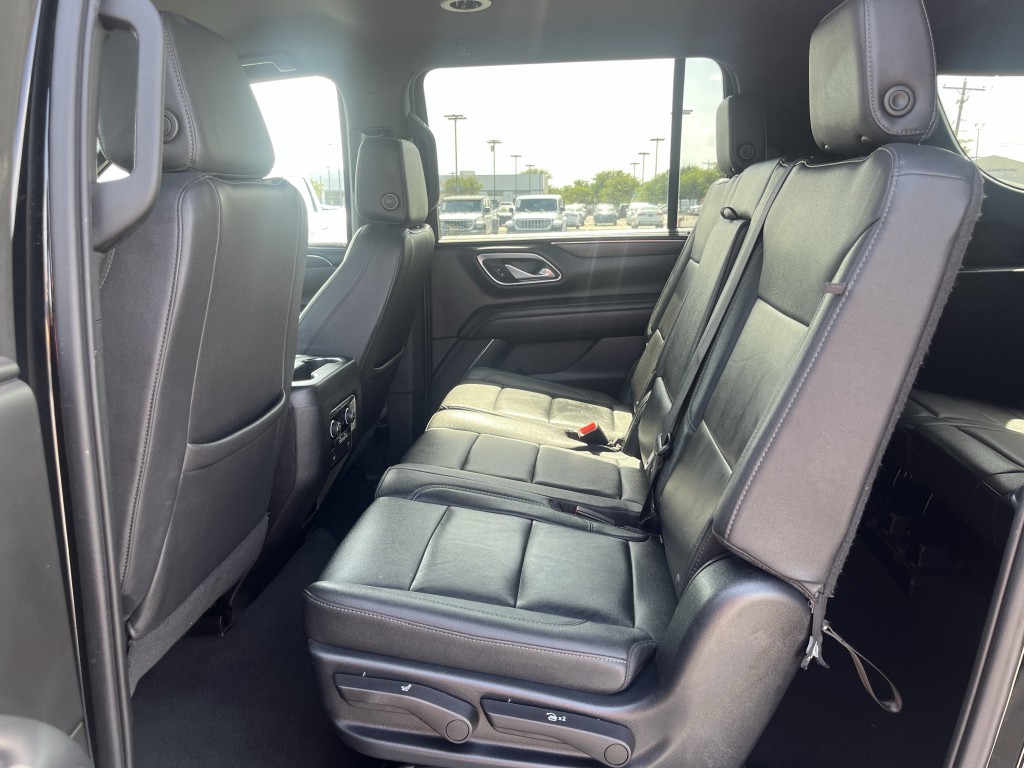 2023 Chevrolet Suburban Image 32