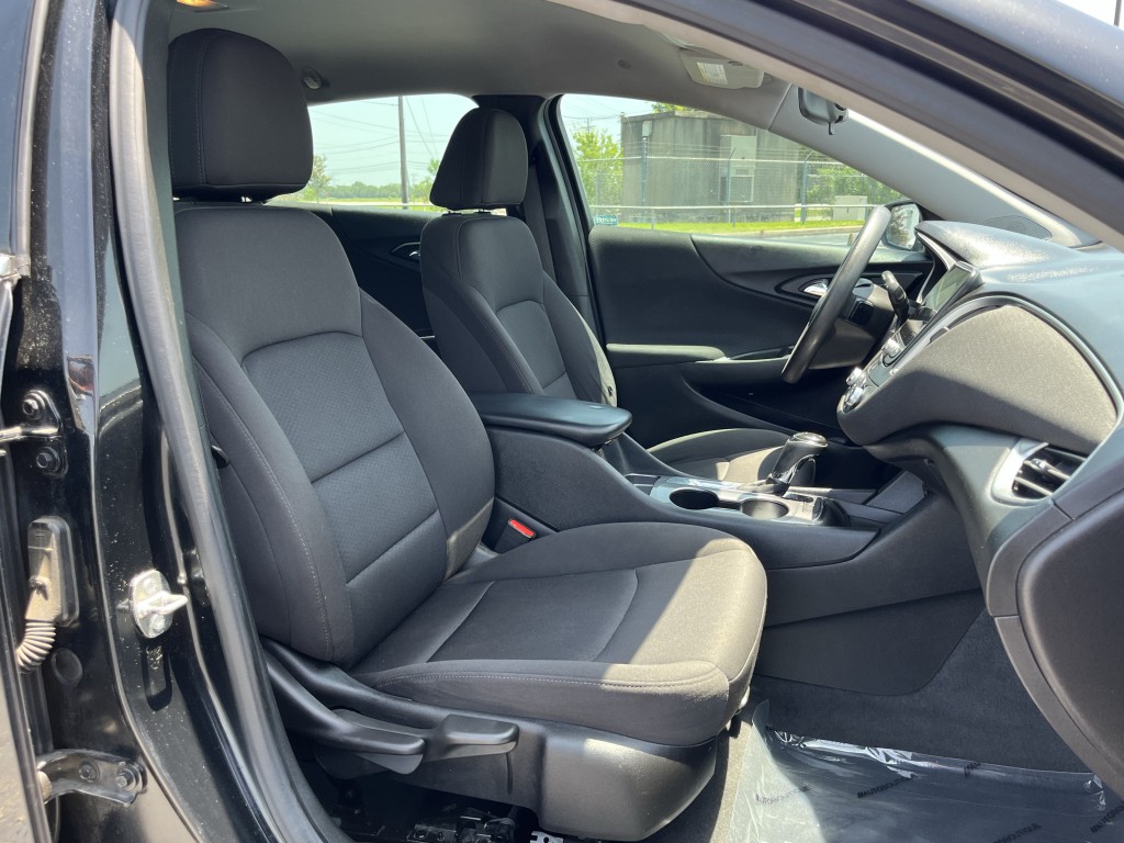 2019 Chevrolet Malibu Image 28