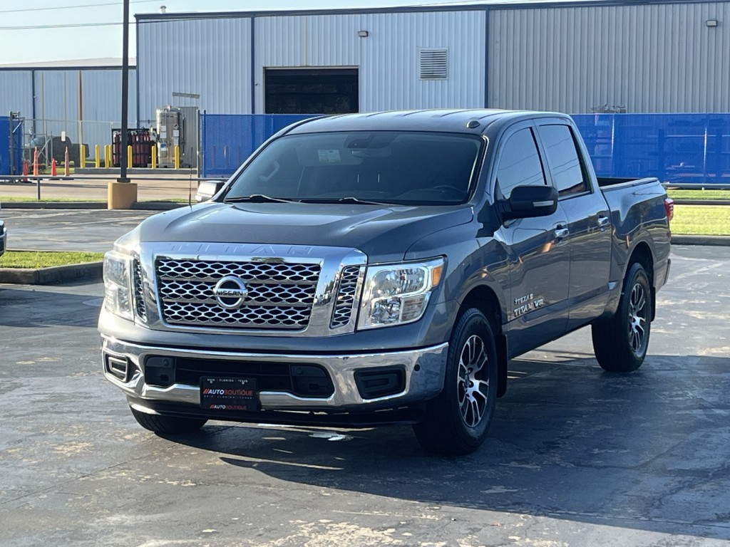 2018 Nissan Titan Image 3