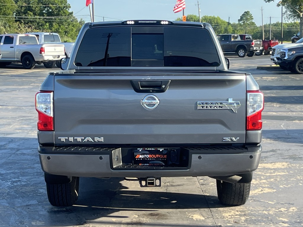 2018 Nissan Titan Image 8