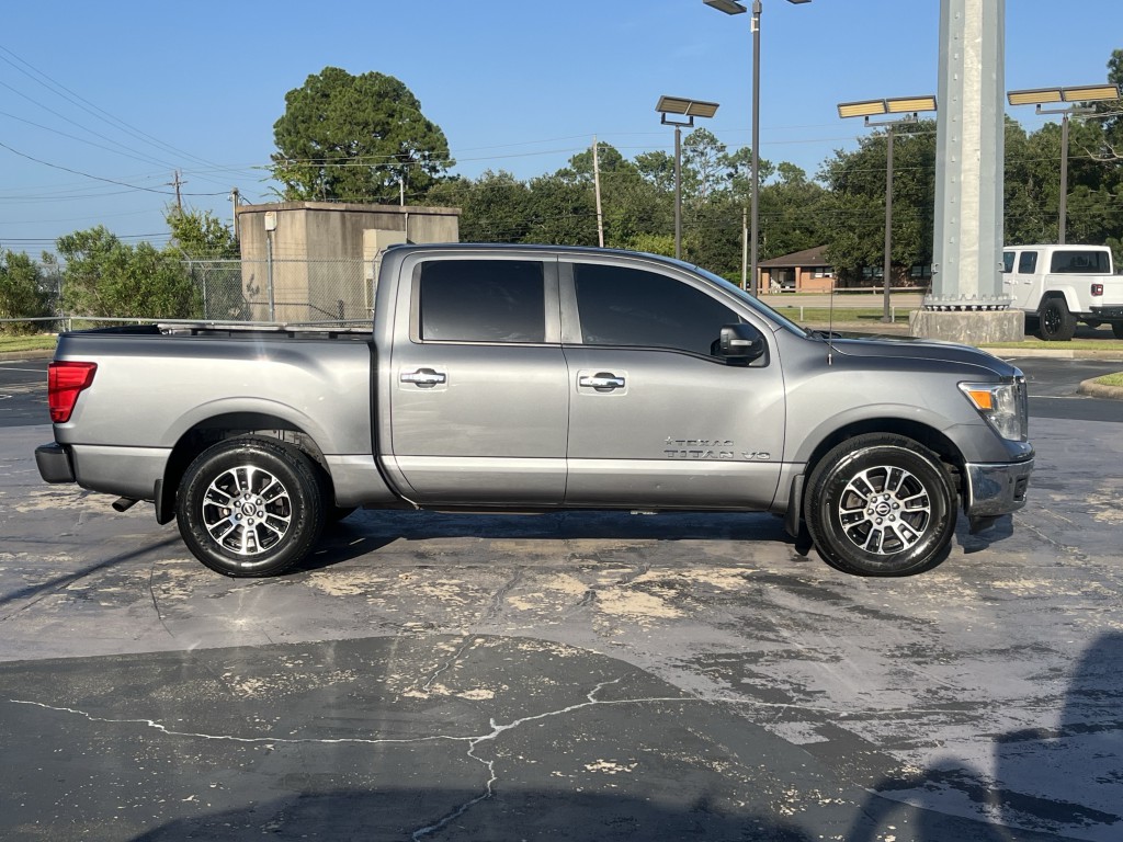 2018 Nissan Titan Image 11