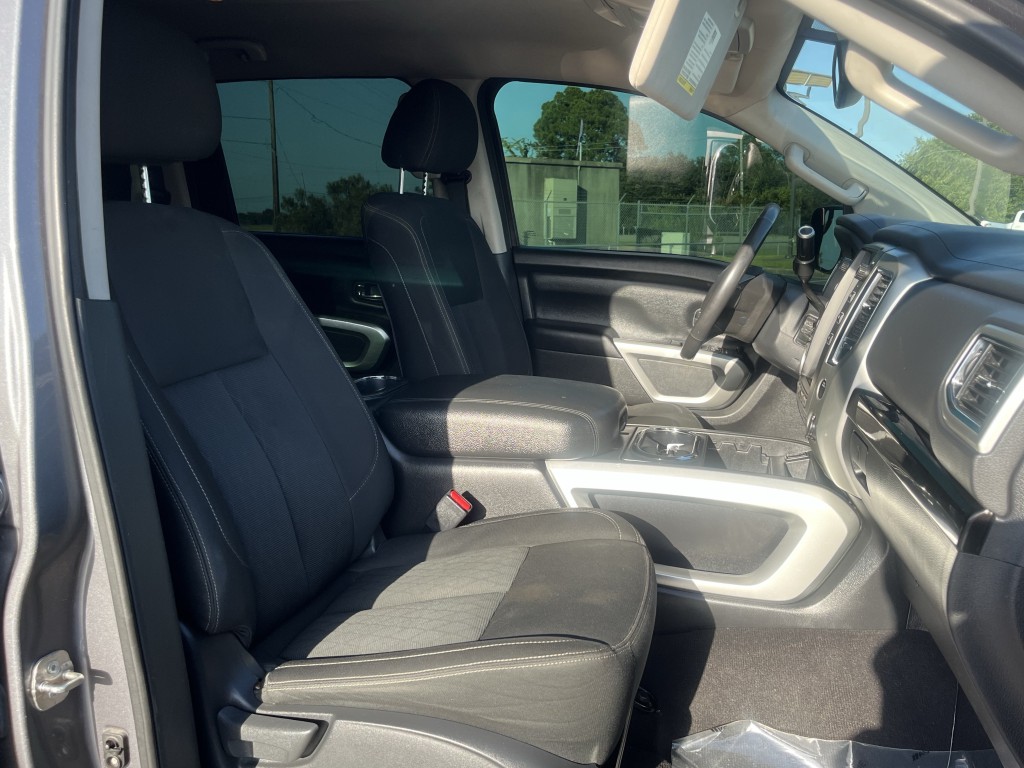 2018 Nissan Titan Image 27