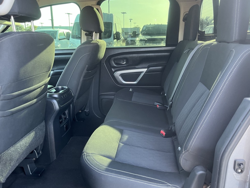 2018 Nissan Titan Image 28