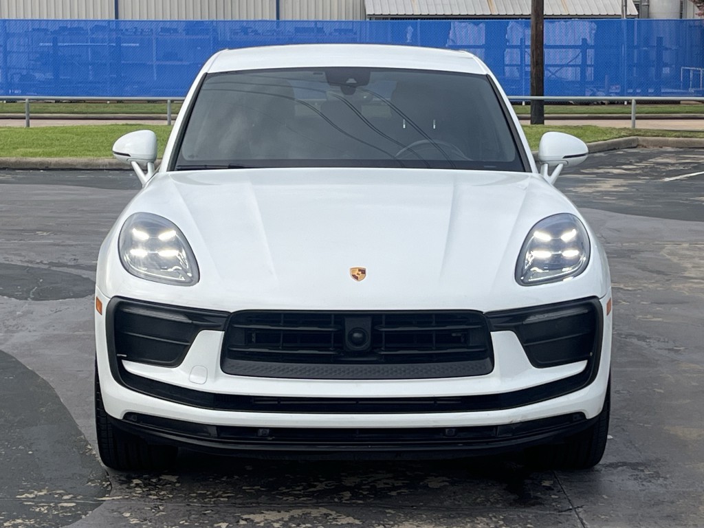 2023 Porsche Macan Image 6