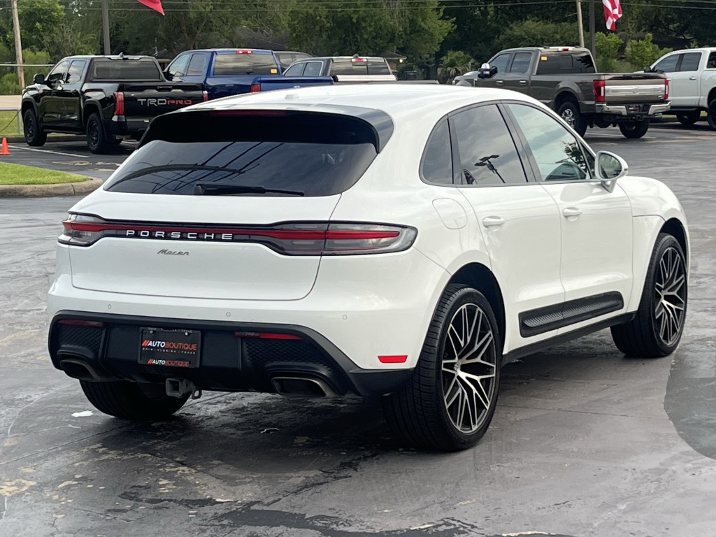 2023 Porsche Macan Image 8