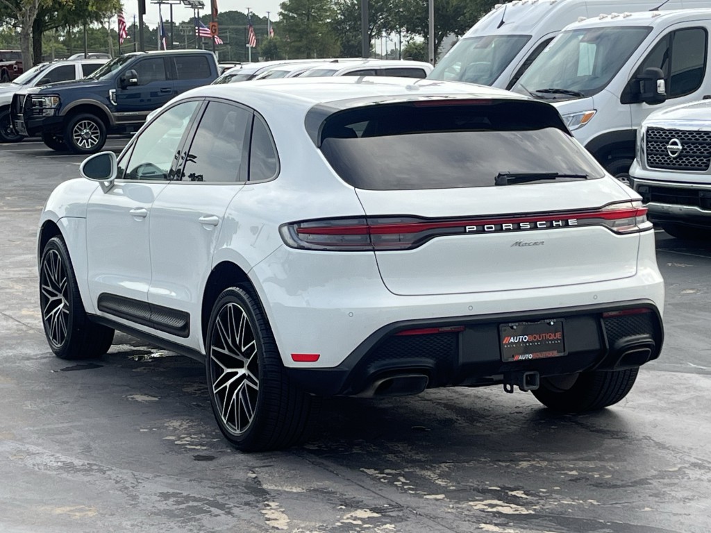 2023 Porsche Macan Image 9