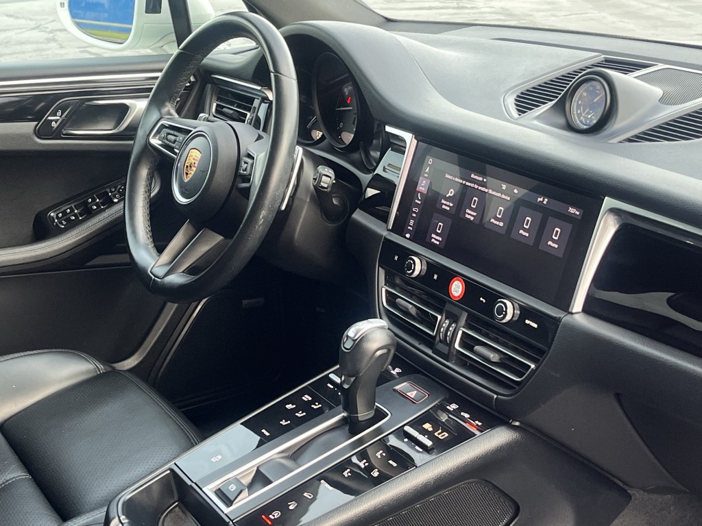 2023 Porsche Macan Image 13