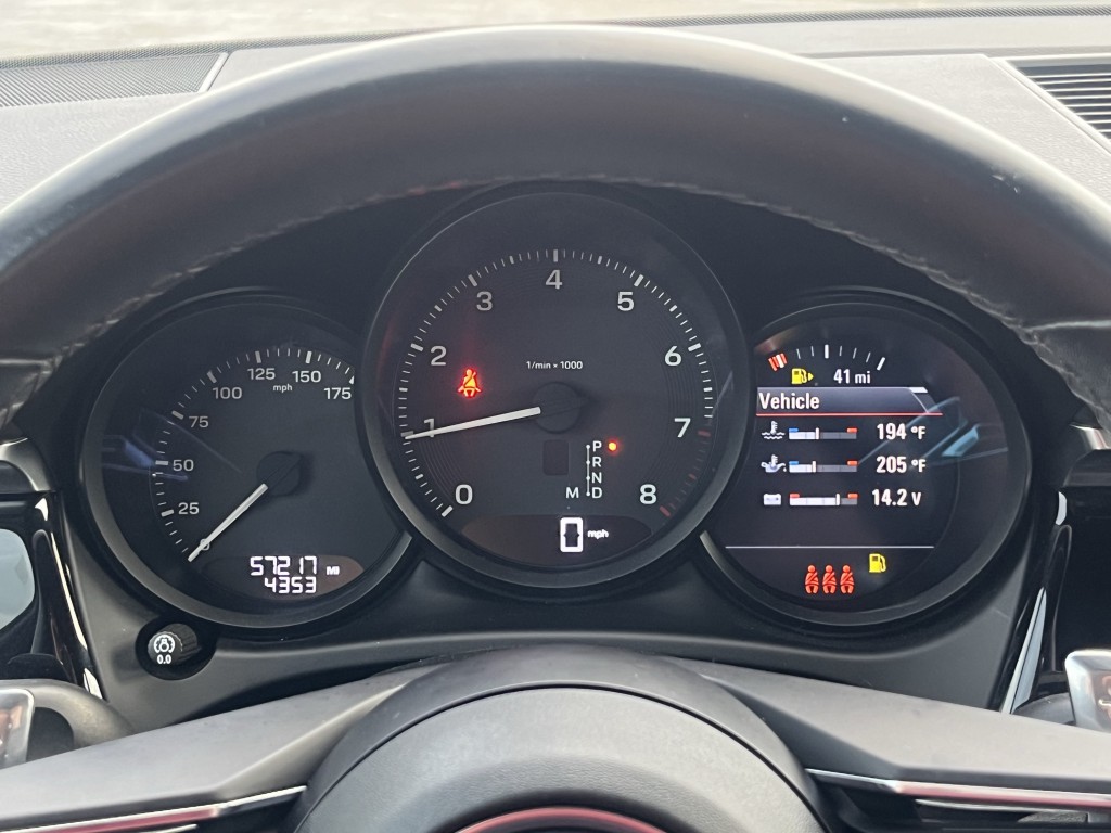 2023 Porsche Macan Image 18