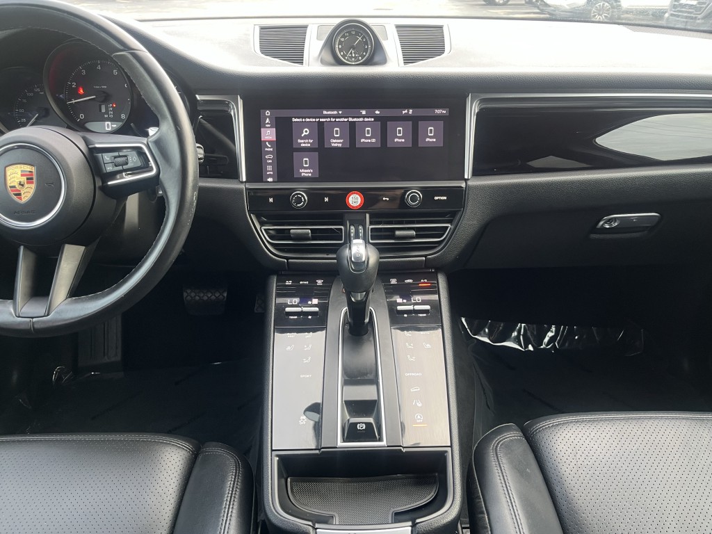 2023 Porsche Macan Image 22