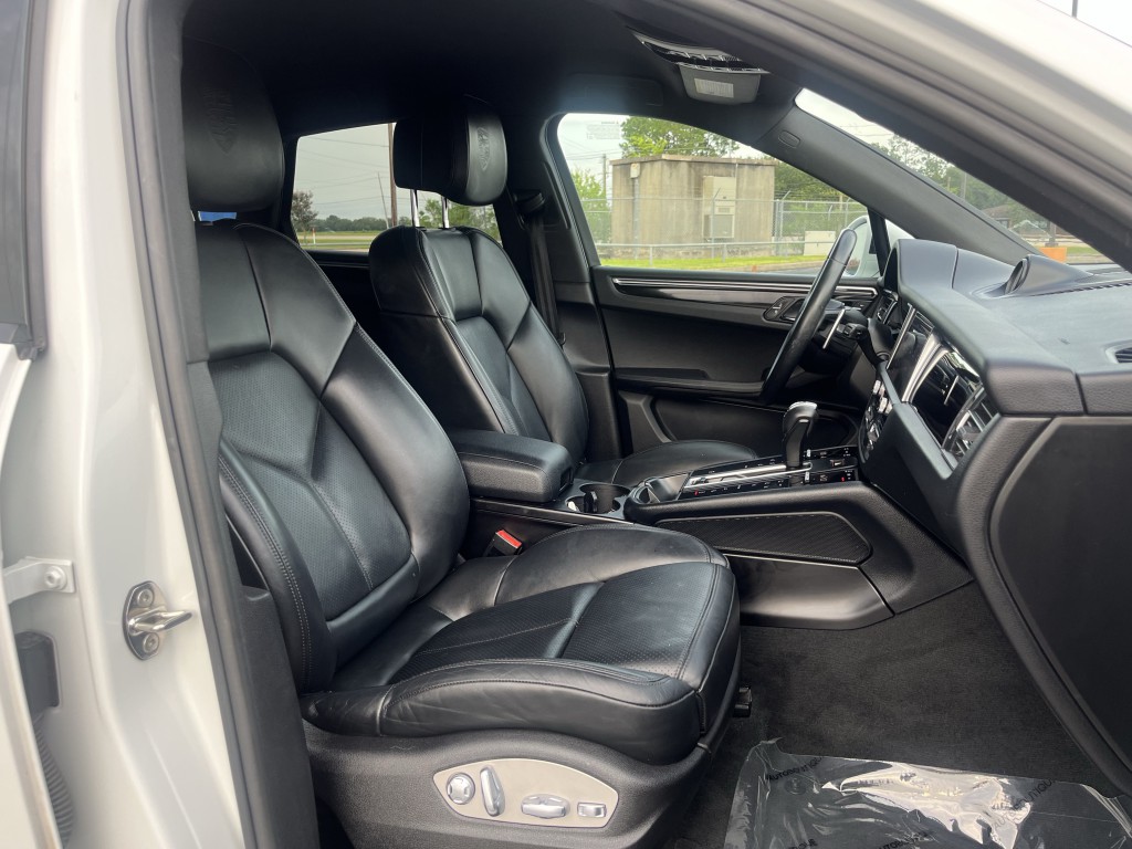 2023 Porsche Macan Image 27