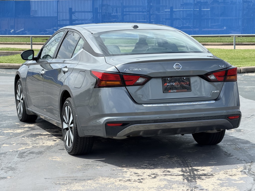 2022 Nissan Altima Image 9