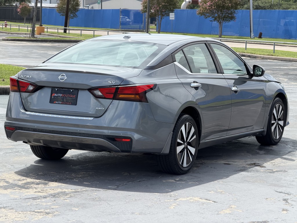 2022 Nissan Altima Image 10