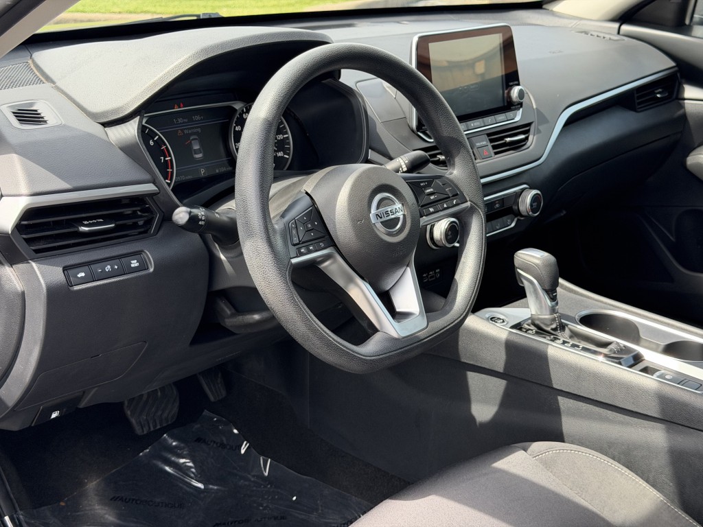 2022 Nissan Altima Image 12