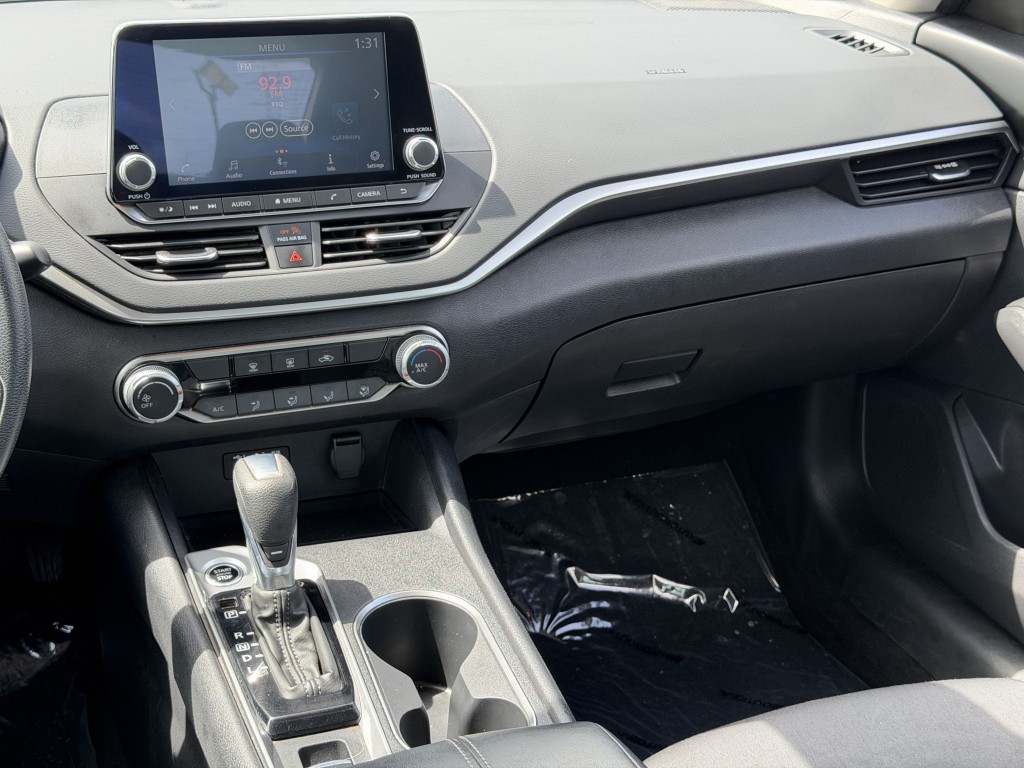 2022 Nissan Altima Image 18