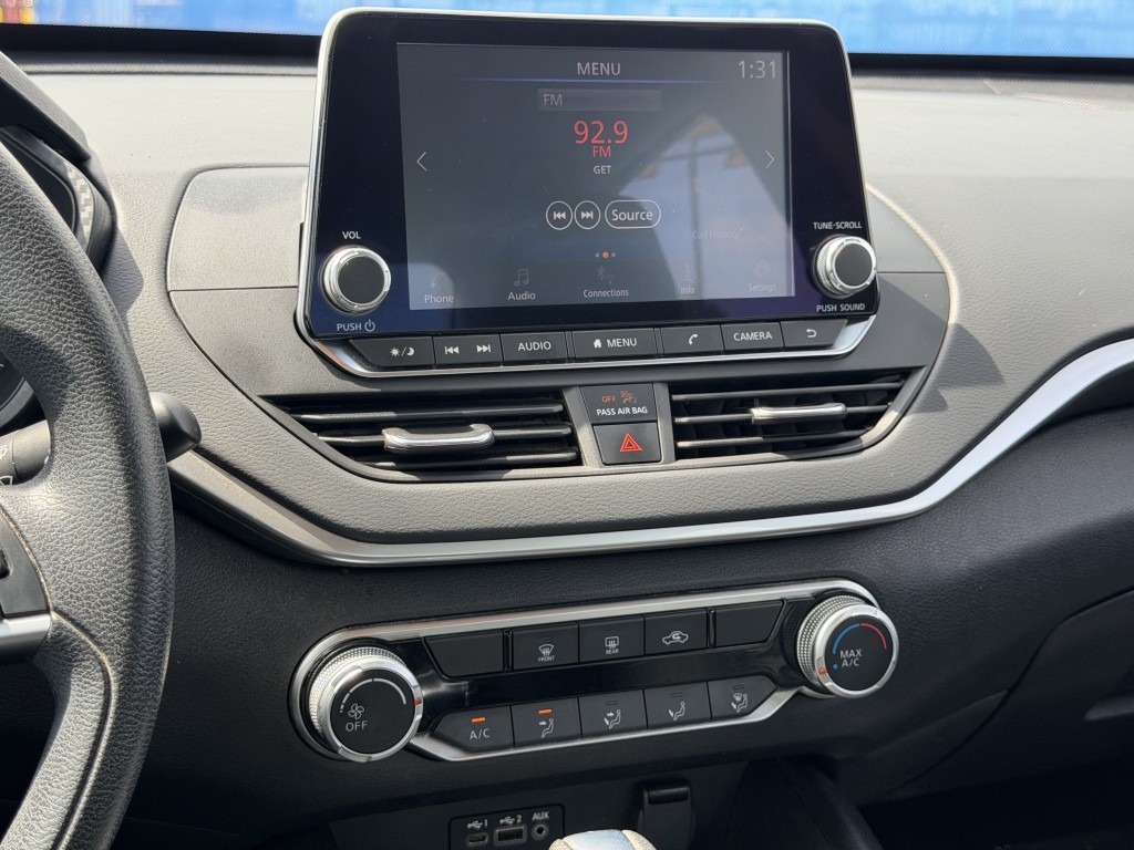 2022 Nissan Altima Image 19